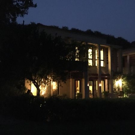 Villa At Tarudhan Valley Golf Resort Manesar Exteriör bild
