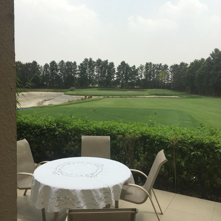 Villa At Tarudhan Valley Golf Resort Manesar Exteriör bild