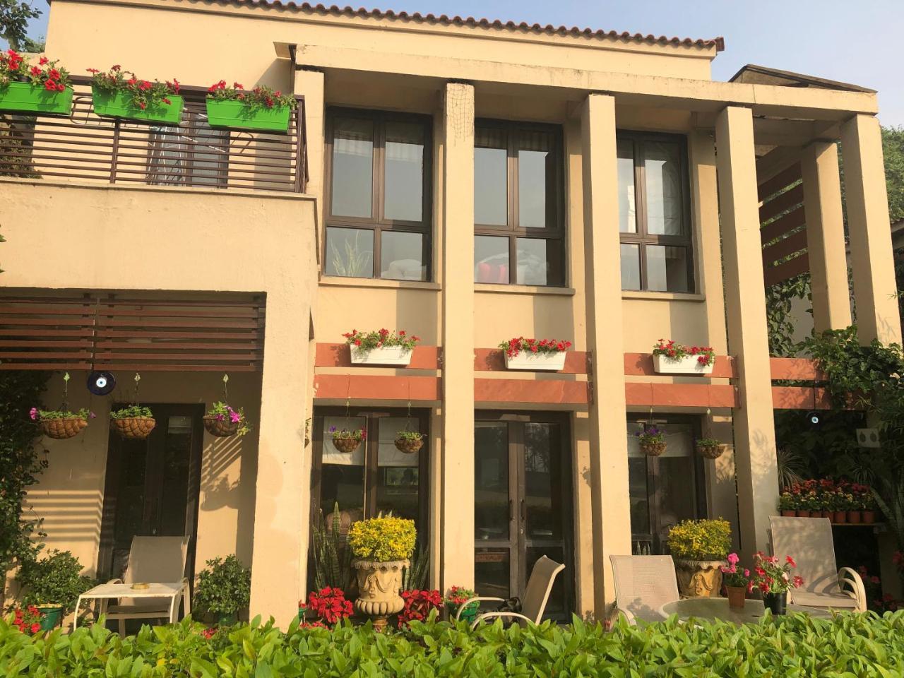 Villa At Tarudhan Valley Golf Resort Manesar Exteriör bild